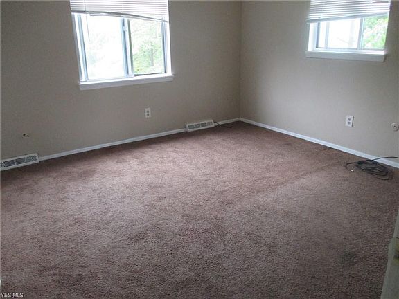 5th image of 6639 Deer Ct