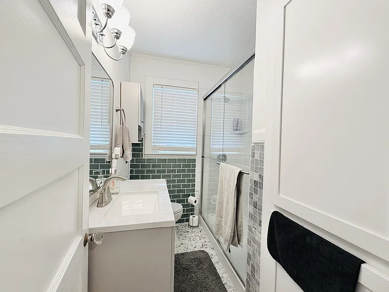 604 Oakland Ave — Photo 11