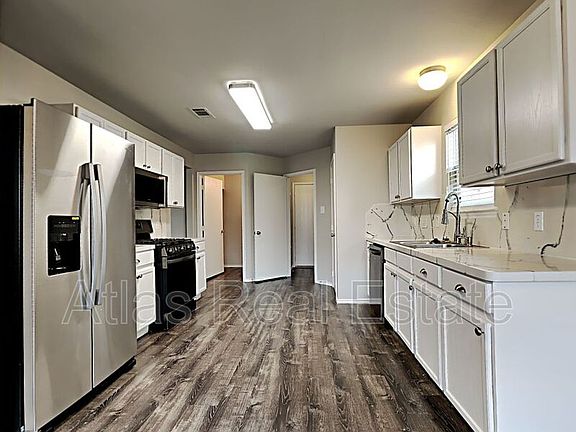 5th image of 11335 Harbour Lake Ct