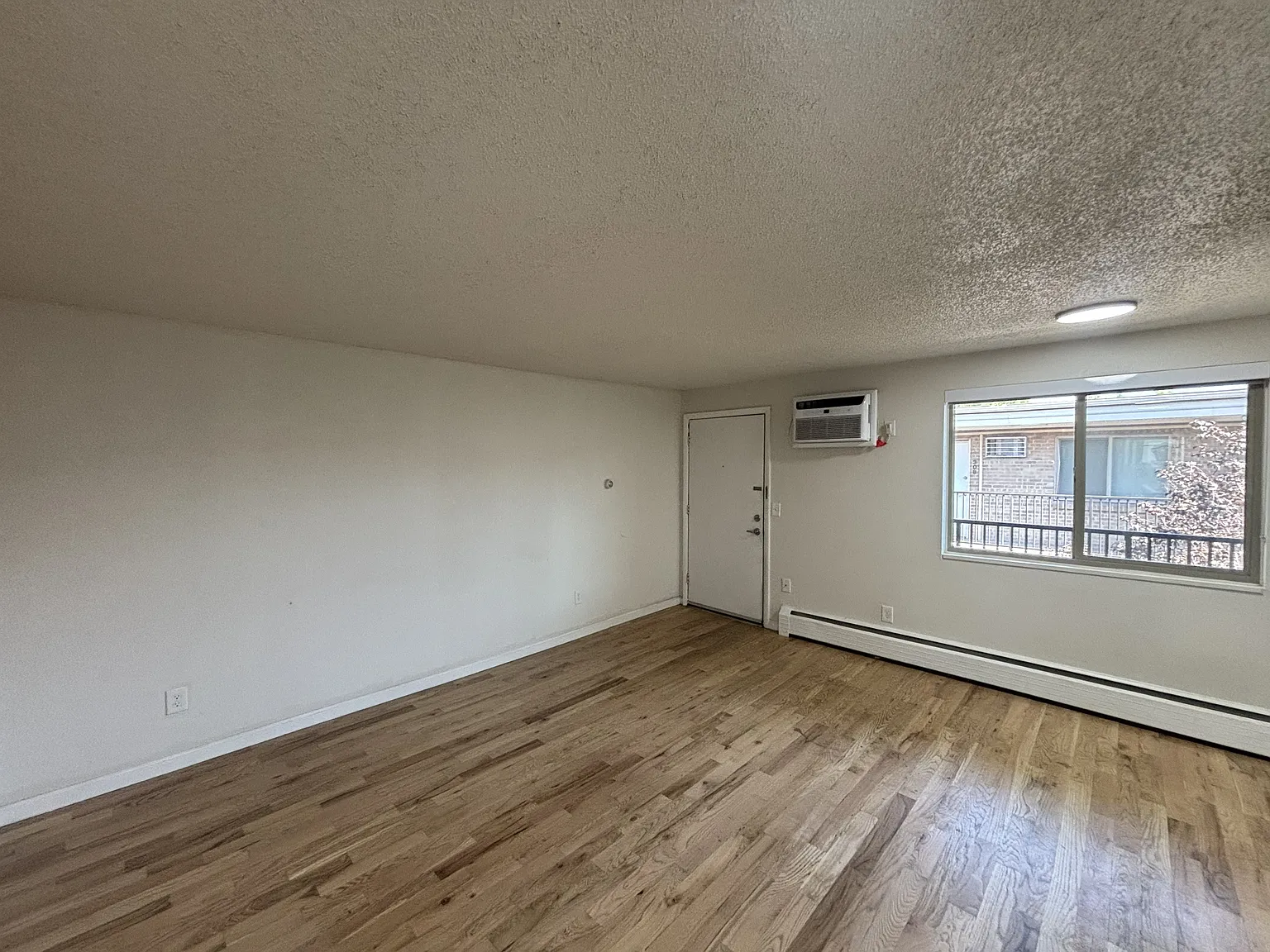 1 bed, 500 sqft, $1,550 — Photo 3