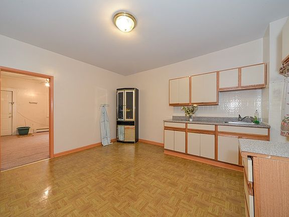 4th image of 662-664 N 6th St