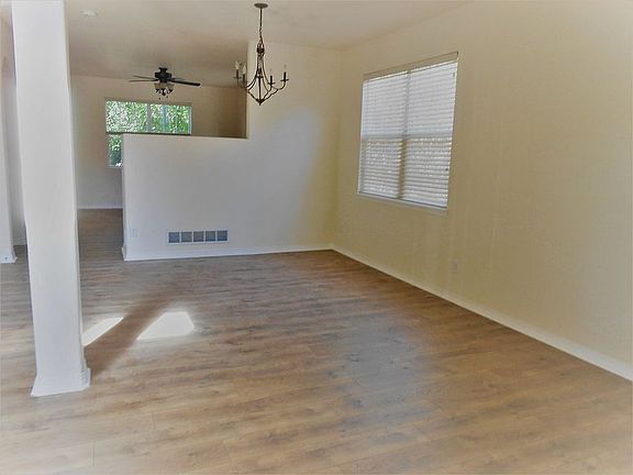 Living/dining room