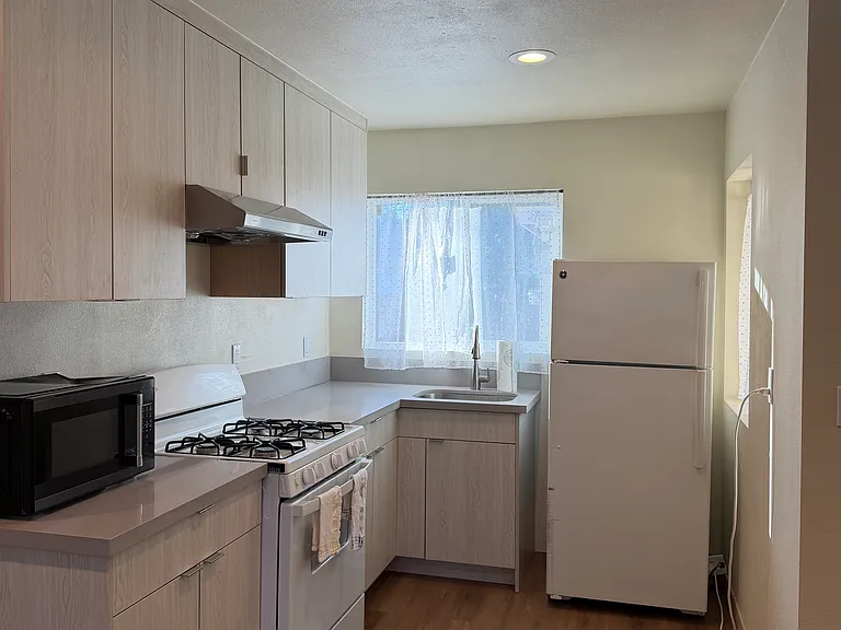 436 Roosevelt Ave — Photo 5