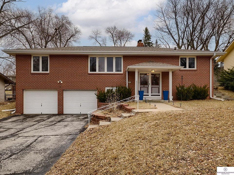 1st image of 4905 N 114th St