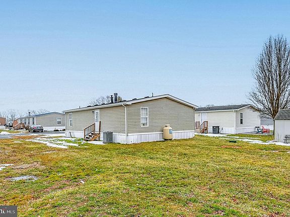 3rd image of 131 Pine Cone Dr #131