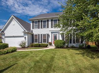 545 Fieldcrest Dr, West Chicago, IL 60185