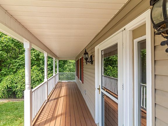 4th image of 5043 Nicholas Hill Ln