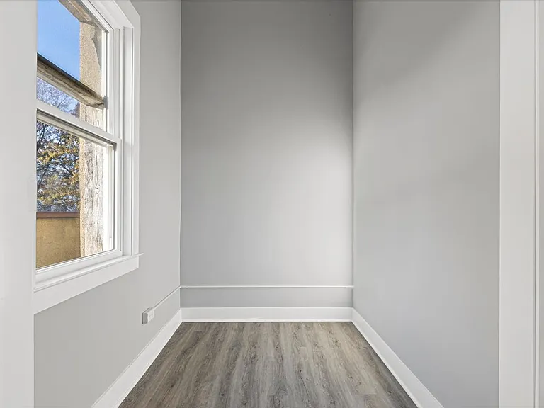 47 Beekman Ave #33 — Photo 5