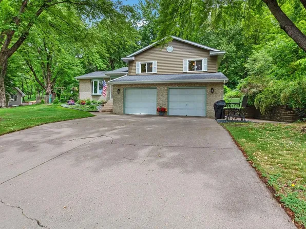 1113 Michaelson St N, Hudson, WI 54016