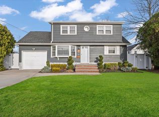 166 N 3rd St, Bethpage, NY 11714