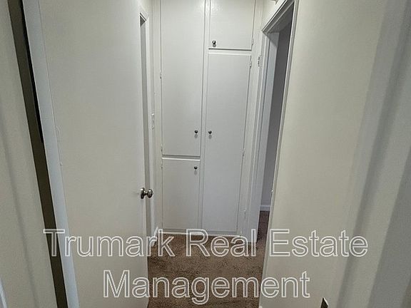 4th image of 1811 Huntington Dr APT 4