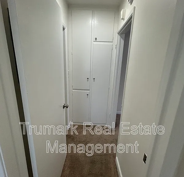 1811 Huntington Dr #4 — Photo 4