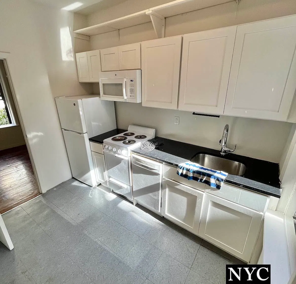 316 East 49th Street — Photo 3