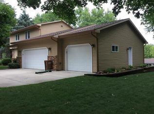 909 Spicer Rd, Albert Lea, MN 56007