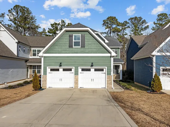 104 Spruce Hollow Cir, Spring Lake, NC 28390