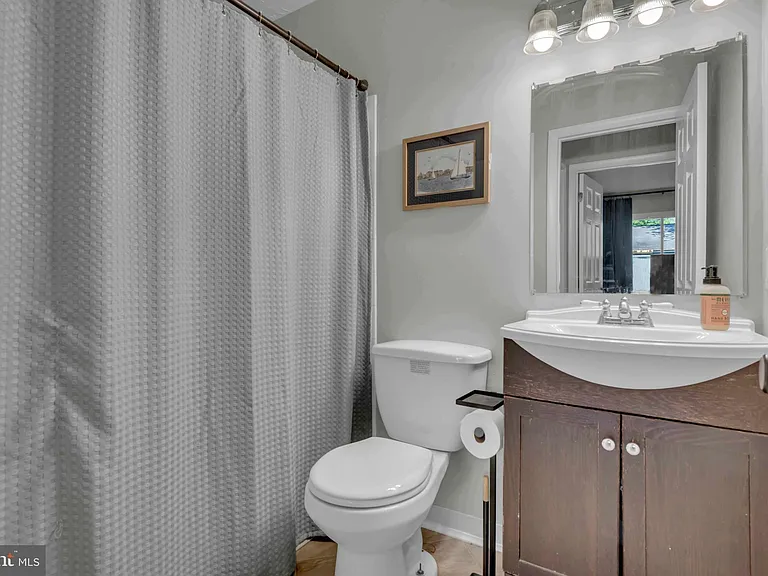 1052 Cedar Ridge Ct — Photo 25