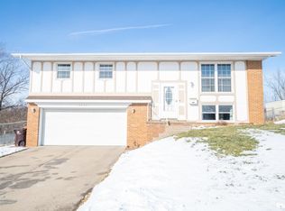 6320 N Hamilton Rd, Peoria, IL 61614