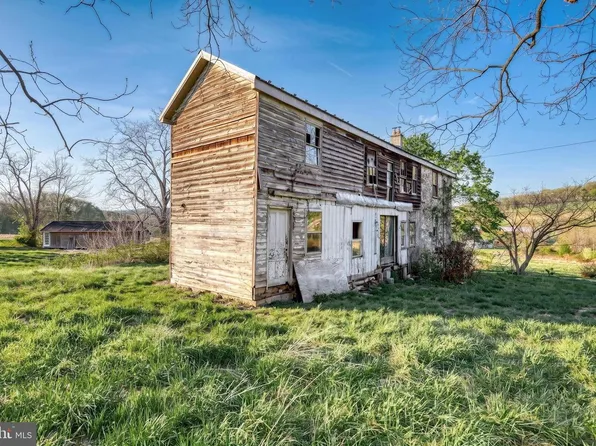 57 Metz Ln, New Bloomfield, PA 17068