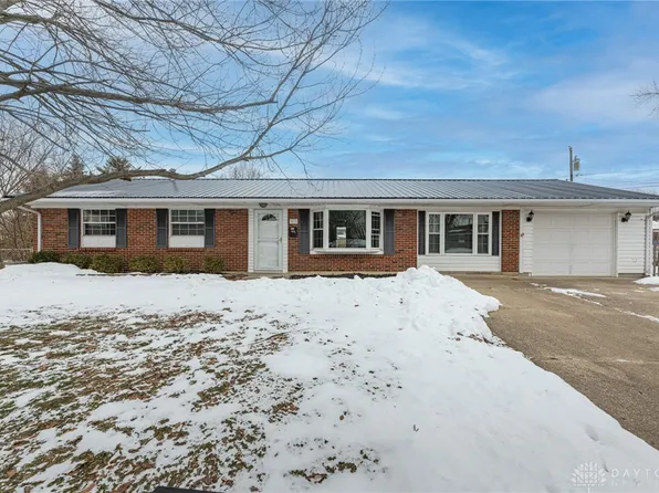 63 Lee Ct, Fairborn, OH 45324