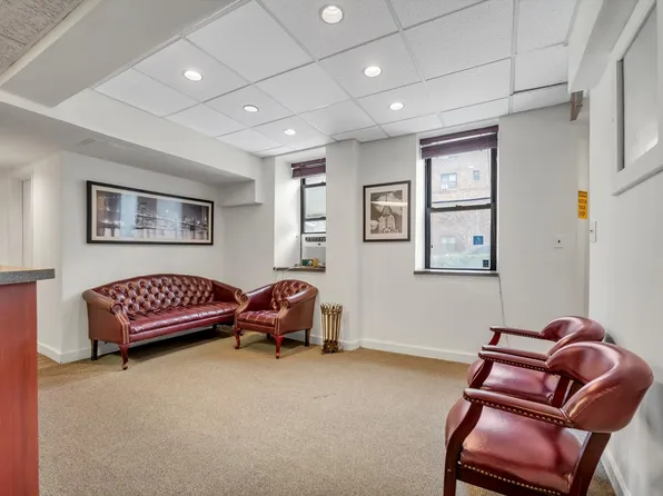 69-40 Yellowston Boulevard image 4 of 15