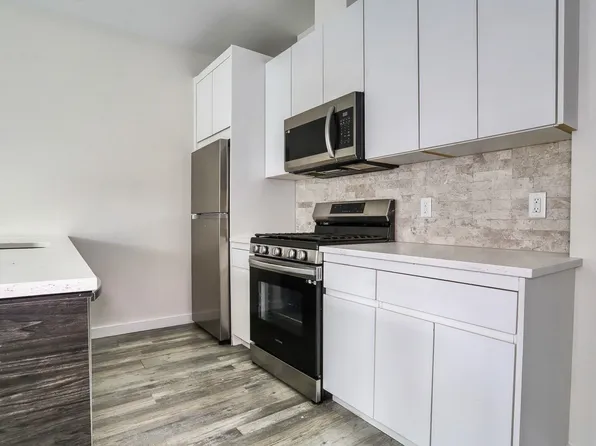 140 Avenue B image 3 of 15