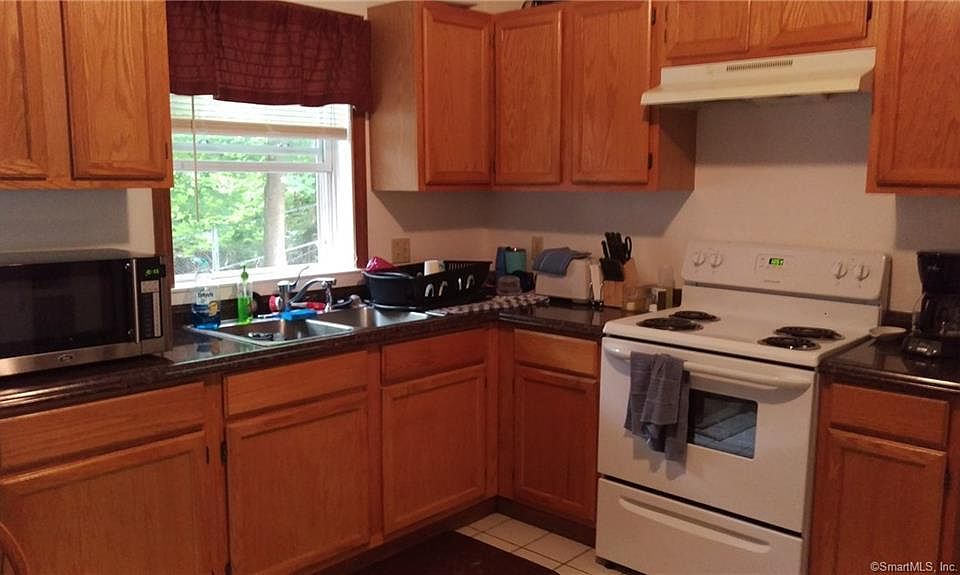 2nd image of 82 Patterson St