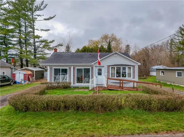 149 Lynn St, Fredericton, NB E3A 2L2