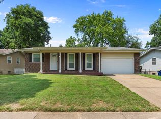 4421 Rhine Dr, Florissant, MO 63033