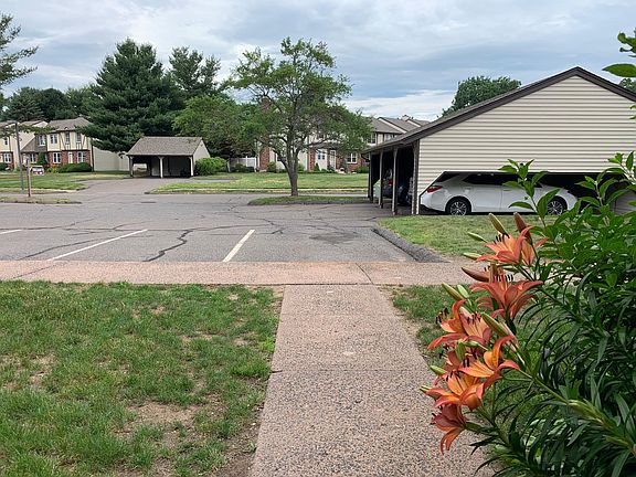 3rd image of 4 Saint Marc Cir #I