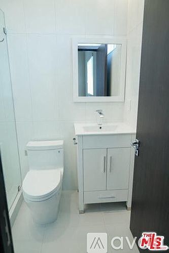 2nd image of 15364 Wyandotte St #15364