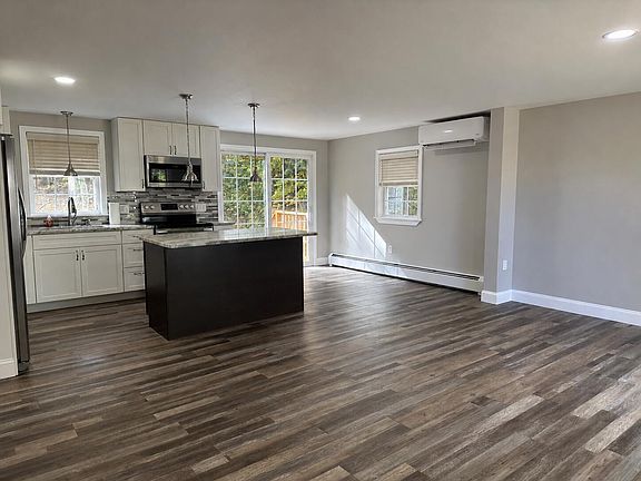 4th image of 1376 Main Road