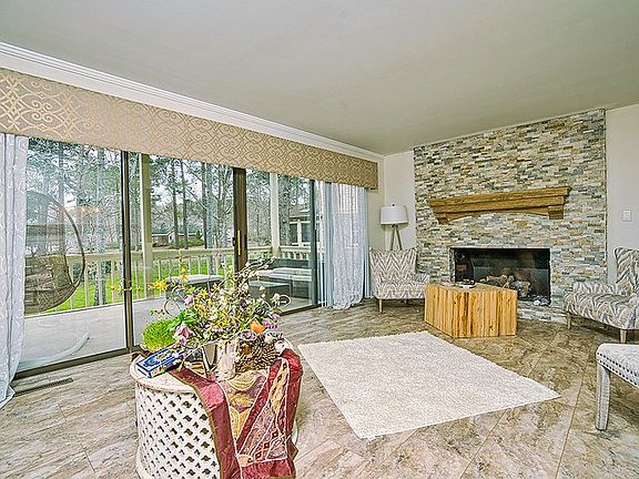 4th image of 321 Gatewood Dr APT D2
