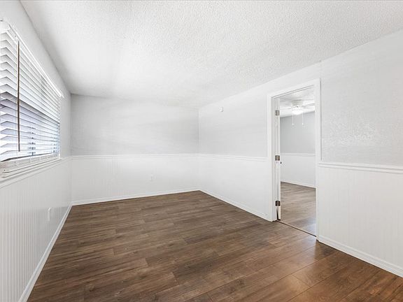 2nd image of 810 Sycamore St #30