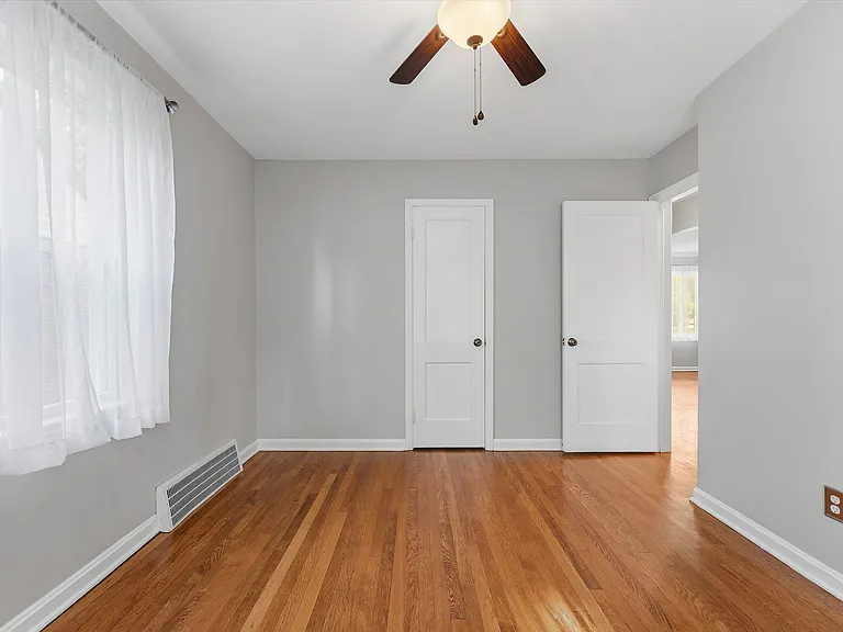 602 Huntmere Dr — Photo 8