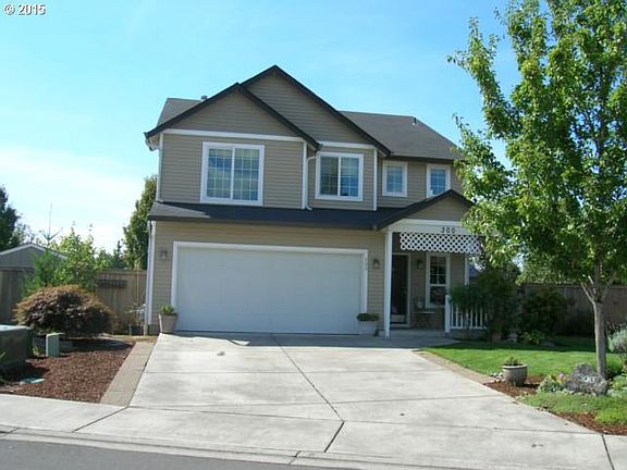2nd image of 300 E 15th Pl