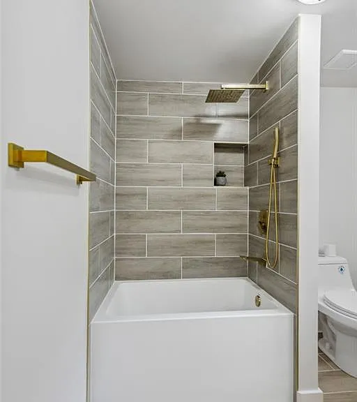 698 Garibaldi St SW — Photo 17