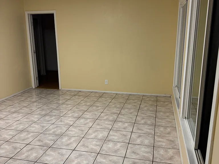 5347 N Olive Ave — Photo 5