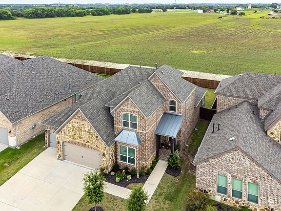 2nd image of 313 Tate Ln