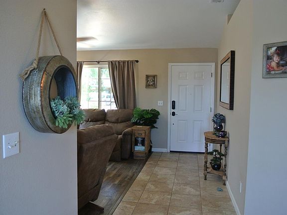 5th image of 2572 Drummond Dr