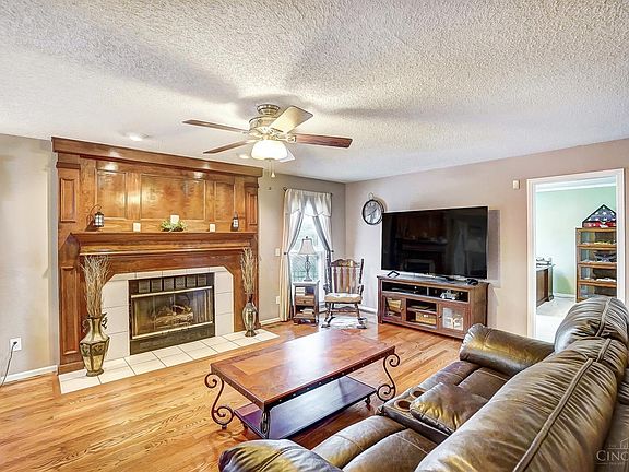 5th image of 1644 Ainsley Ln