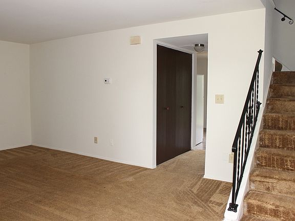 2nd image of 8231 Mount Carmel St