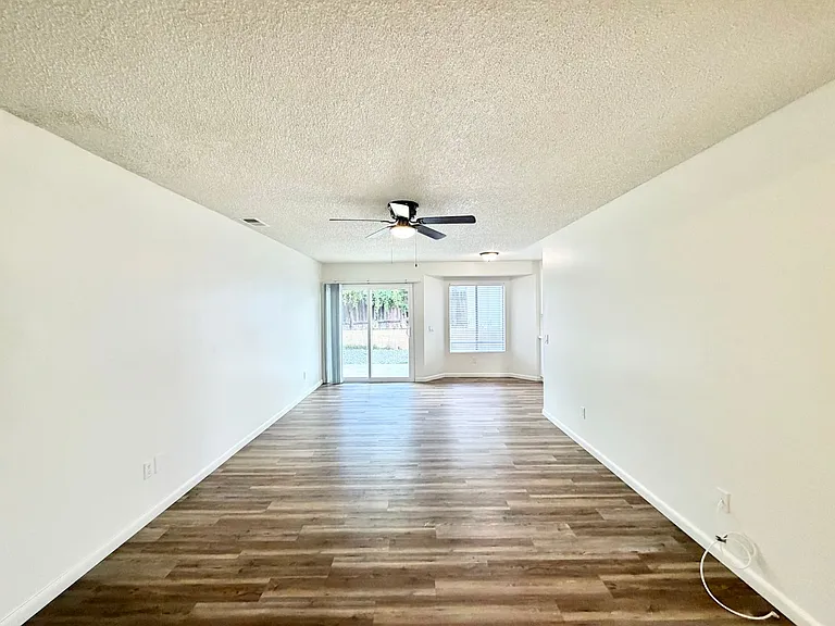 24690 Rugby Ln — Photo 13