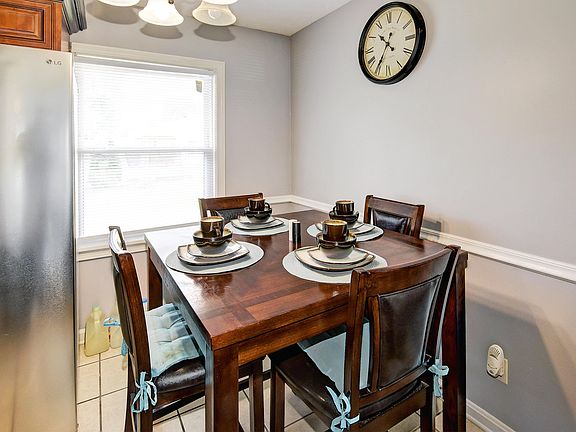 5th image of 3526 Huon Dr