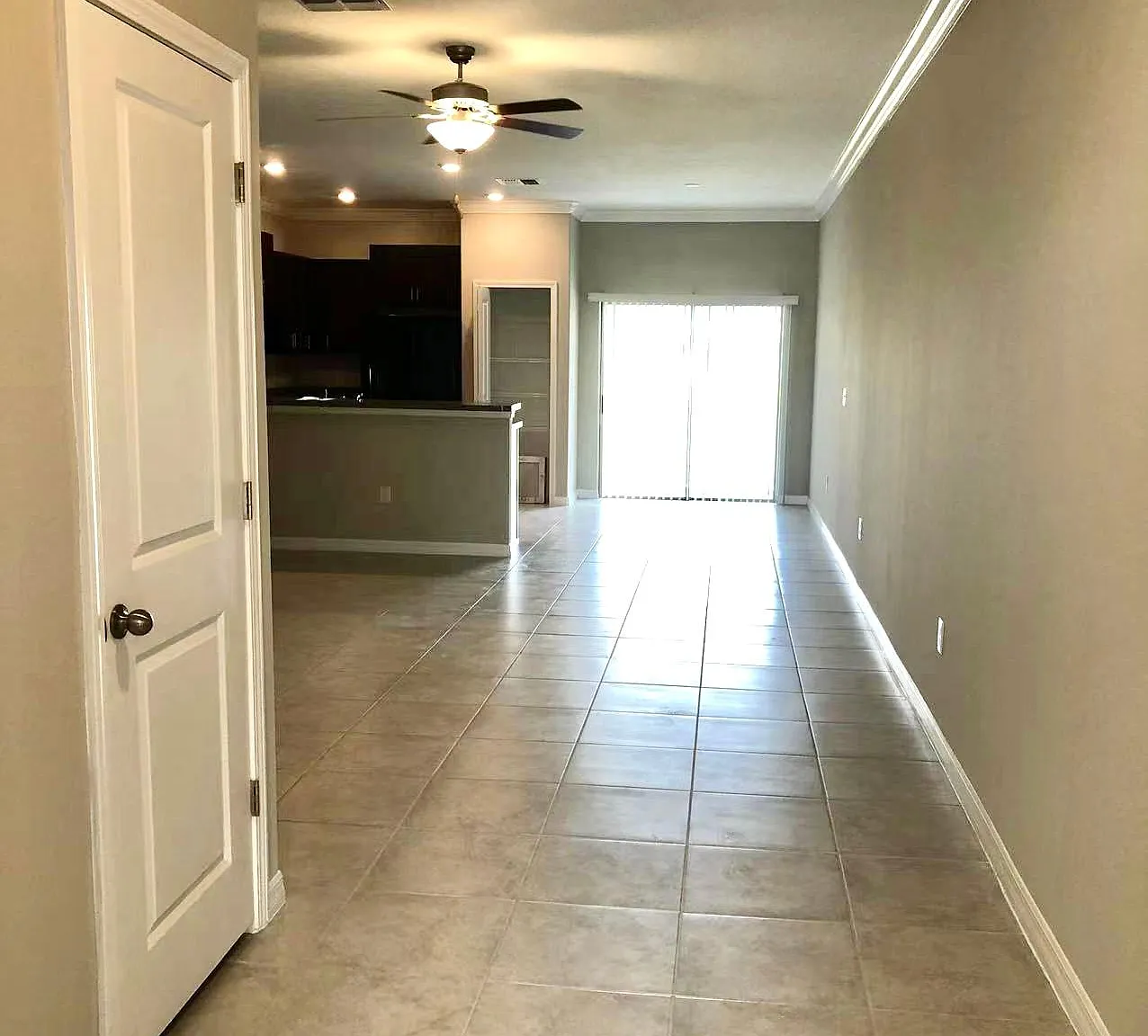 3 bed, 2.5 bath, 1634 sqft, $1,900 — Photo 3