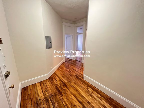 4th image of 1334 Commonwealth Ave APT 10A