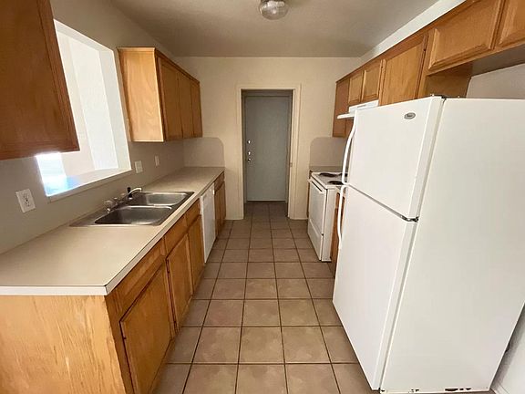 4th image of 4606 Bowles Dr #B