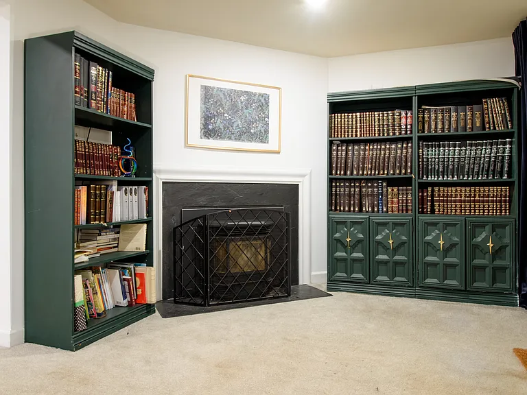 2128 Heritage Dr — Photo 29