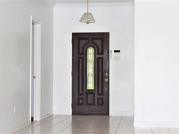 3rd image of 1763 Woodway Dr