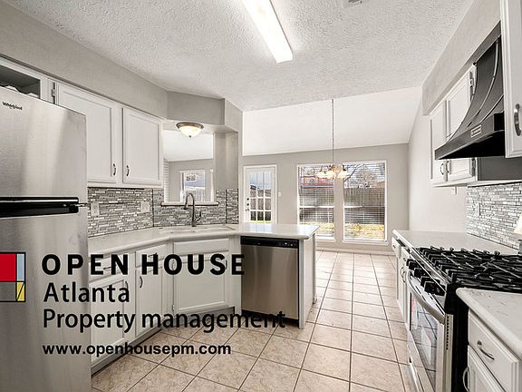 5th image of 8514 Greenleaf Lake Dr