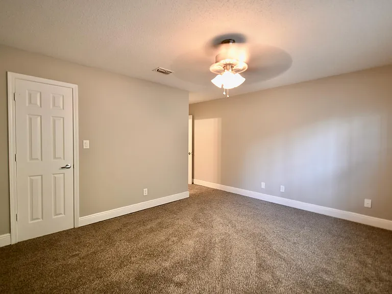 8308 Santa Fe Pkwy — Photo 17